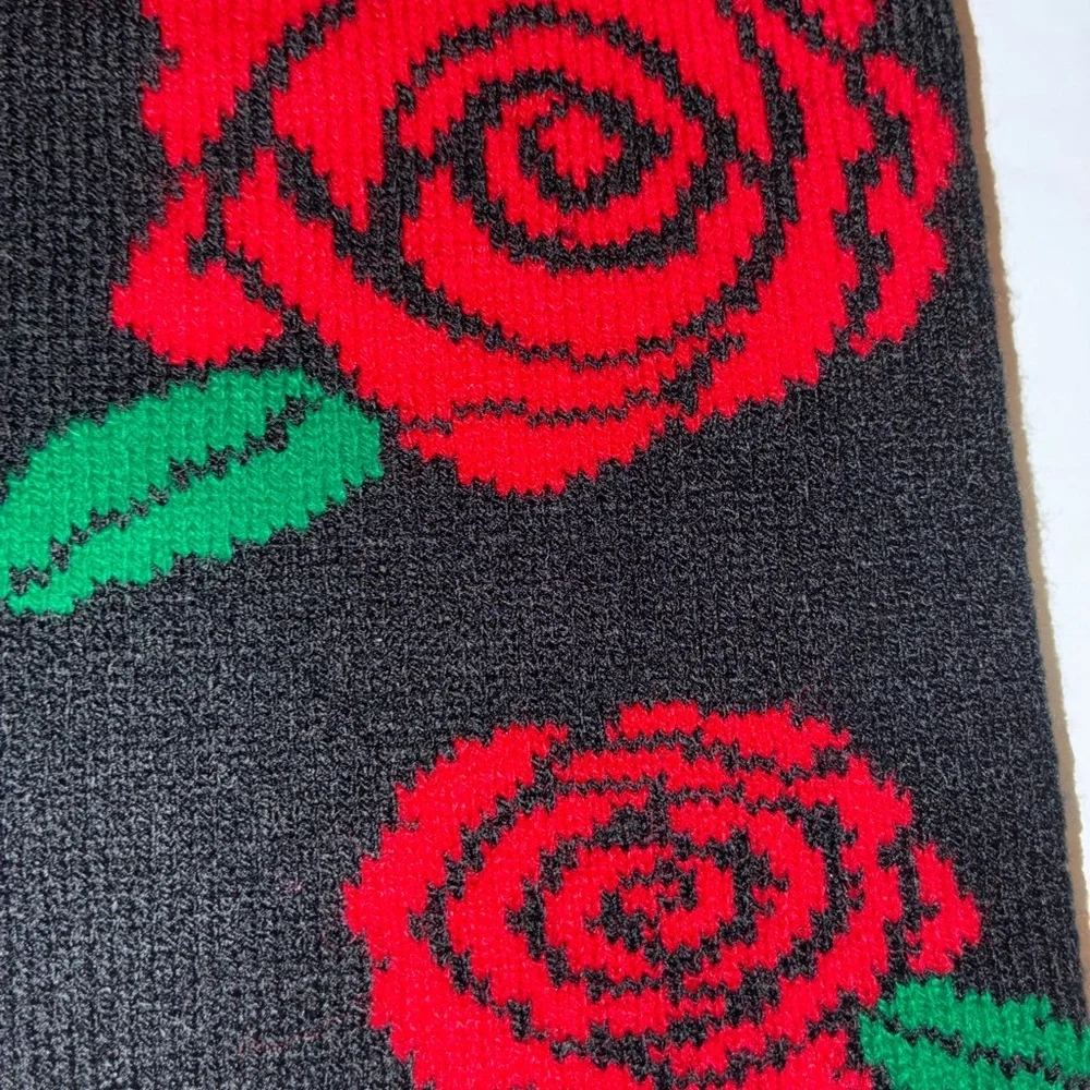 Black Beanie with Red Rose Design - Picture 2 of 4
